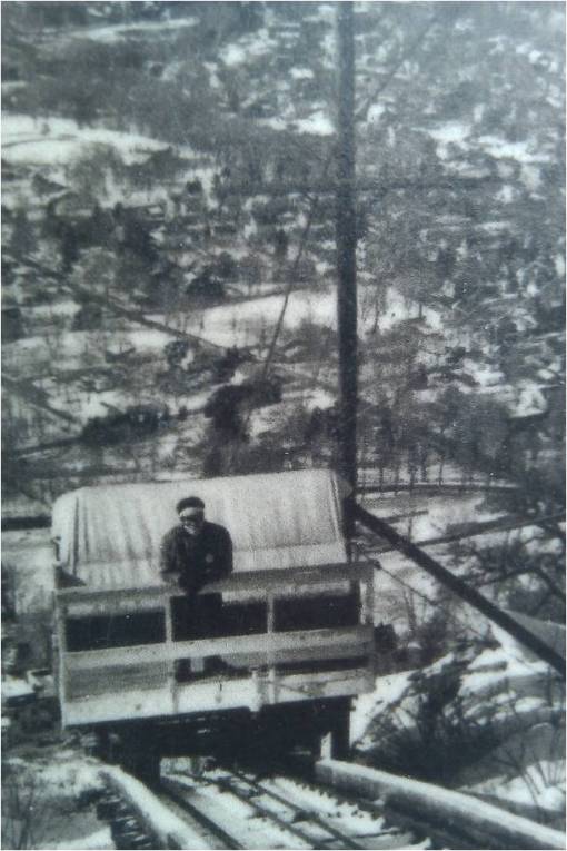 MtB_OpenTrolleyCar-Rooflessafter theFire