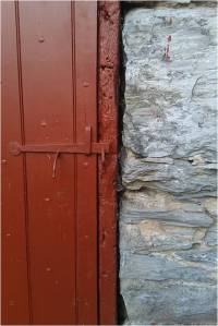 Shakers_03_RedDoorandLatch