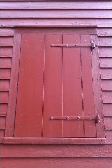 Shakers_03_RedWallandDoor