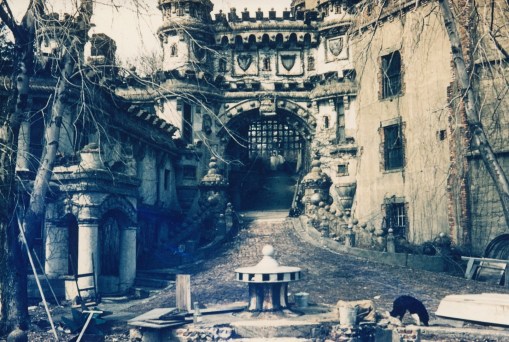 Bannermans_Edited-Cropped-Set_09_EntranceWalkway