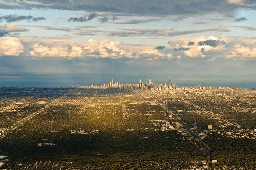 ChicagoSkyline_by-RobertElves,sce-Flickr